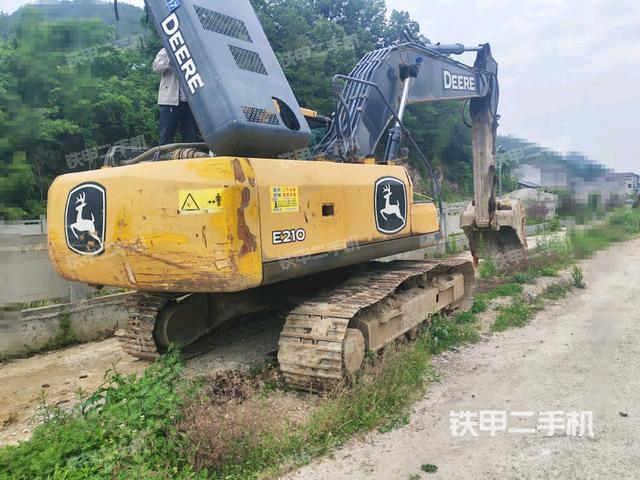 右后45(整機(jī)外觀) 右后45(整機(jī)外觀)