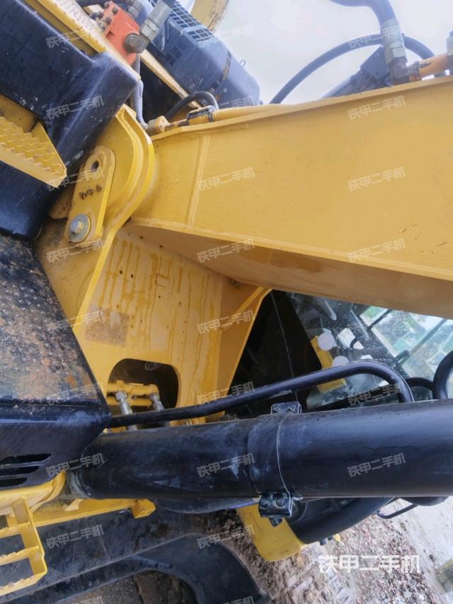 大臂根部?斜視(工作和回轉(zhuǎn)裝置) 大臂根部?斜視(工作和回轉(zhuǎn)裝置)