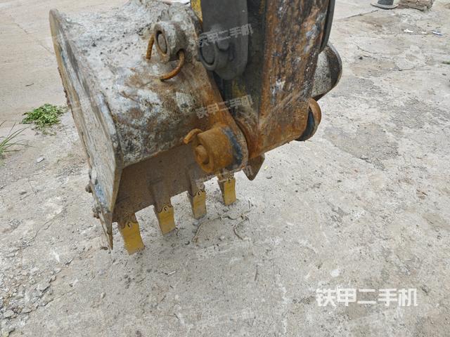 鏟斗右后整體(工作和回轉裝置) 鏟斗右后整體(工作和回轉裝置)