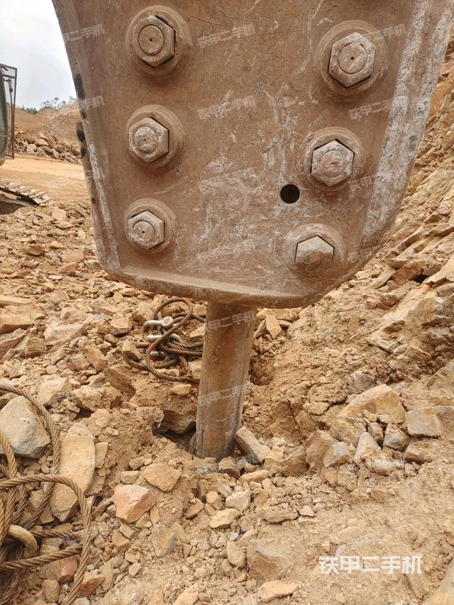 大臂整體?右側(cè)(工作和回轉(zhuǎn)裝置) 大臂整體?右側(cè)(工作和回轉(zhuǎn)裝置)