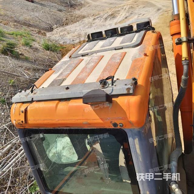 駕駛室頂部俯視(上車部件) 駕駛室頂部俯視(上車部件)