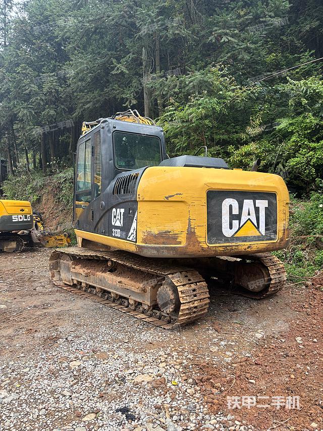 驾驶室顶部（整机外观）