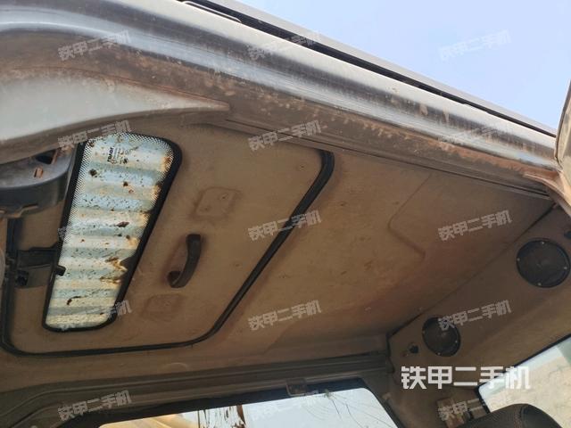 座椅左側(cè)控制臺/音響/含左手柄(駕駛室部分) 座椅左側(cè)控制臺/音響/含左手柄(駕駛室部分)