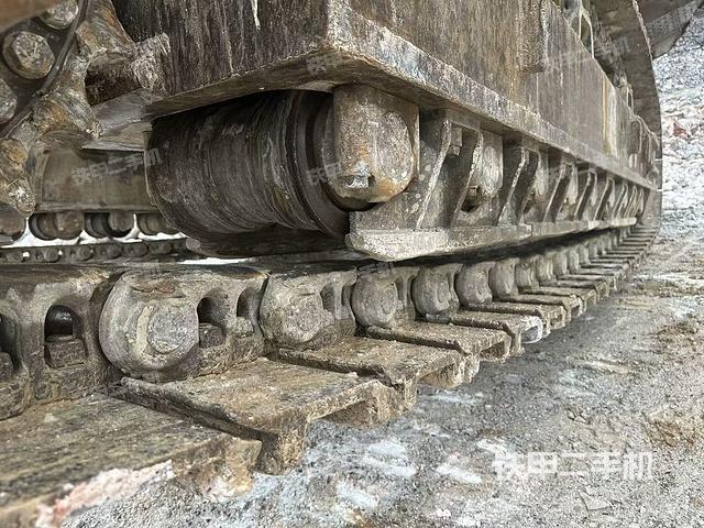 右驅(qū)動輪(行走機構(gòu)) 右驅(qū)動輪(行走機構(gòu))