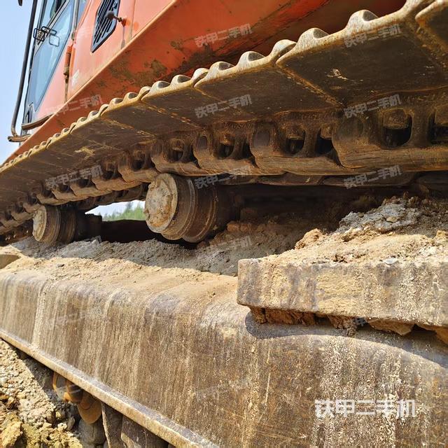 左側(cè)履帶整體?(行走機(jī)構(gòu)) 左側(cè)履帶整體?(行走機(jī)構(gòu))