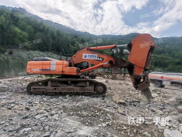 右前45(整機(jī)外觀) 右前45(整機(jī)外觀)