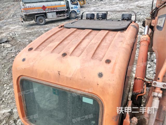 駕駛室頂部俯視(上車(chē)部件) 駕駛室頂部俯視(上車(chē)部件)