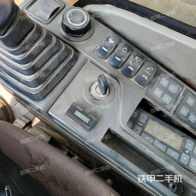 小時表(駕駛室部分) 小時表(駕駛室部分)