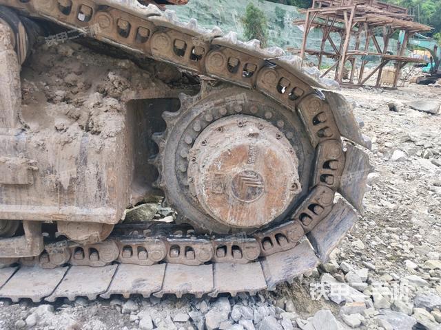 左驅(qū)動(dòng)輪(行走機(jī)構(gòu)) 左驅(qū)動(dòng)輪(行走機(jī)構(gòu))