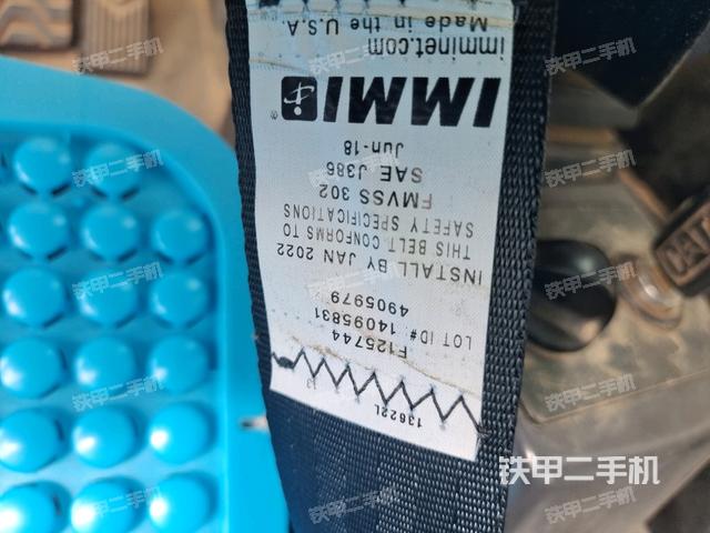 駕駛室左后45度(駕駛室部分) 駕駛室左后45度(駕駛室部分)