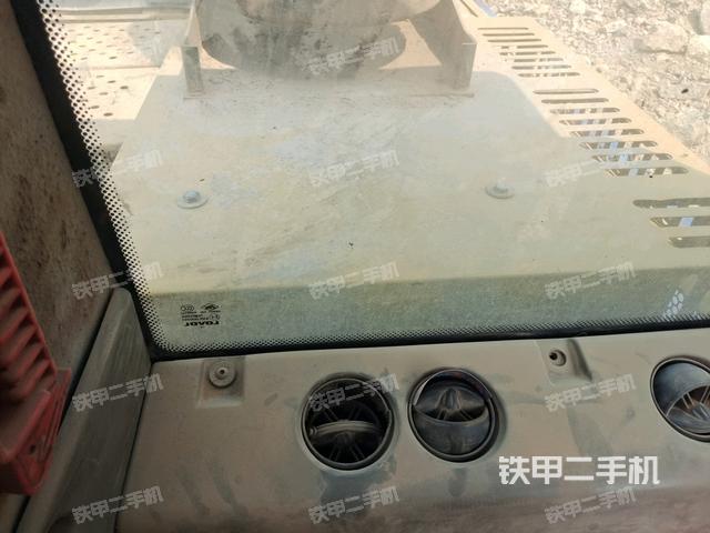 駕駛室左前45度(駕駛室部分) 駕駛室左前45度(駕駛室部分)