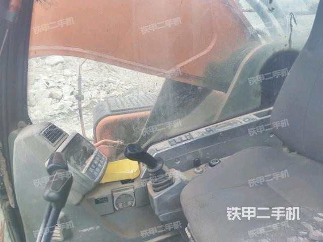 座椅左側(cè)控制臺(tái)/音響/含左手柄(駕駛室部分) 座椅左側(cè)控制臺(tái)/音響/含左手柄(駕駛室部分)