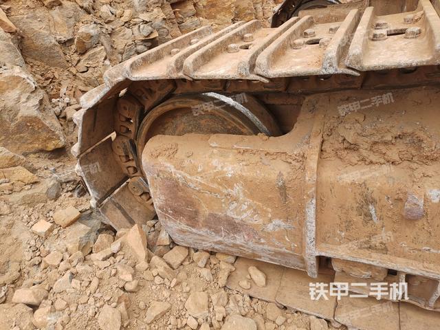 右側(cè)行走馬達蓋板(行走機構(gòu)) 右側(cè)行走馬達蓋板(行走機構(gòu))