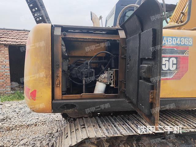 液压泵舱室正面整体（整机外观）