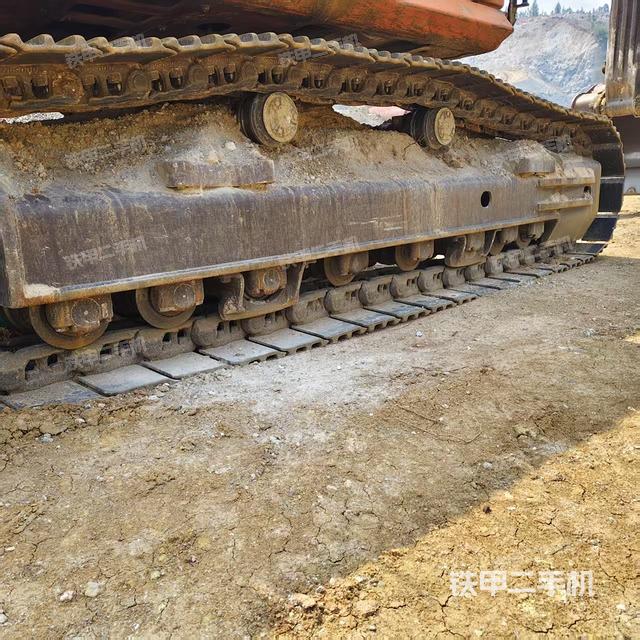 右側(cè)履帶整體(行走機(jī)構(gòu)) 右側(cè)履帶整體(行走機(jī)構(gòu))
