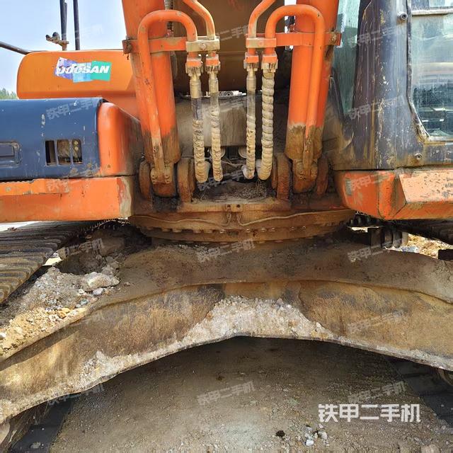 大臂油缸整體?豎拍(工作和回轉(zhuǎn)裝置) 大臂油缸整體?豎拍(工作和回轉(zhuǎn)裝置)