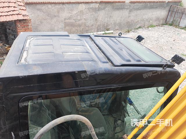 驾驶室顶部（整机外观）