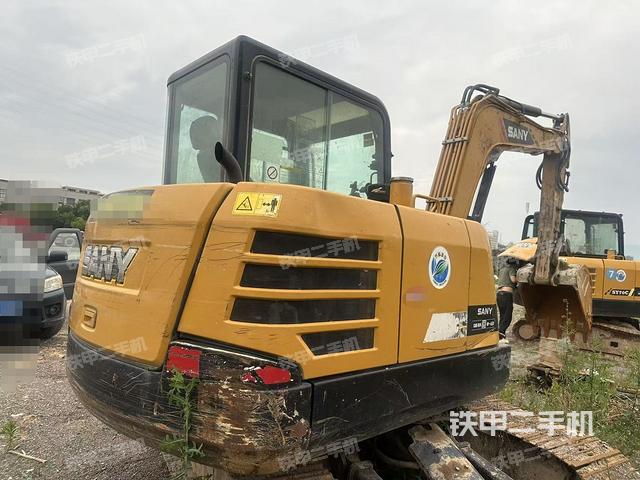 整機(jī)右后45°(整機(jī)外觀) 整機(jī)右后45°(整機(jī)外觀)