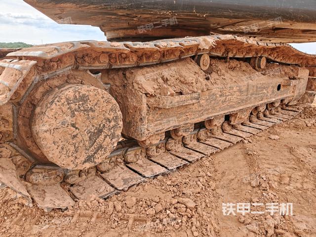 左側(cè)履帶整體?(行走機(jī)構(gòu)) 左側(cè)履帶整體?(行走機(jī)構(gòu))