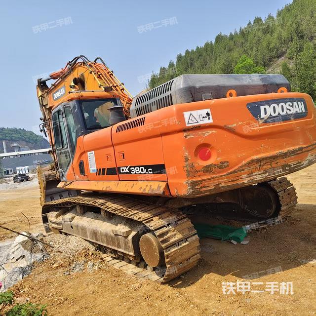 左后45(整機(jī)外觀) 左后45(整機(jī)外觀)
