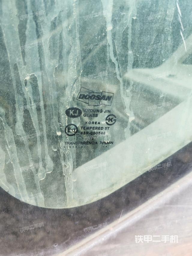 后窗玻璃角標(biāo)(駕駛室部分) 后窗玻璃角標(biāo)(駕駛室部分)