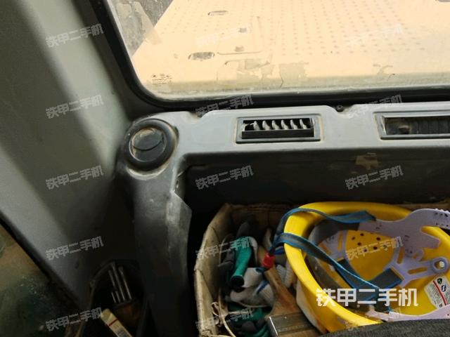 頂棚整體(駕駛室部分) 頂棚整體(駕駛室部分)