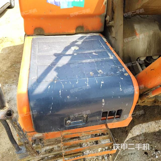 大臂根部?斜視(工作和回轉(zhuǎn)裝置) 大臂根部?斜視(工作和回轉(zhuǎn)裝置)