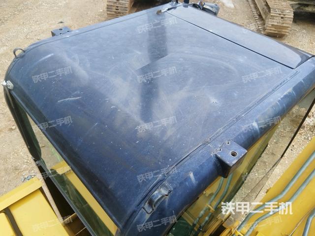 駕駛室頂部(整機外觀) 駕駛室頂部(整機外觀)