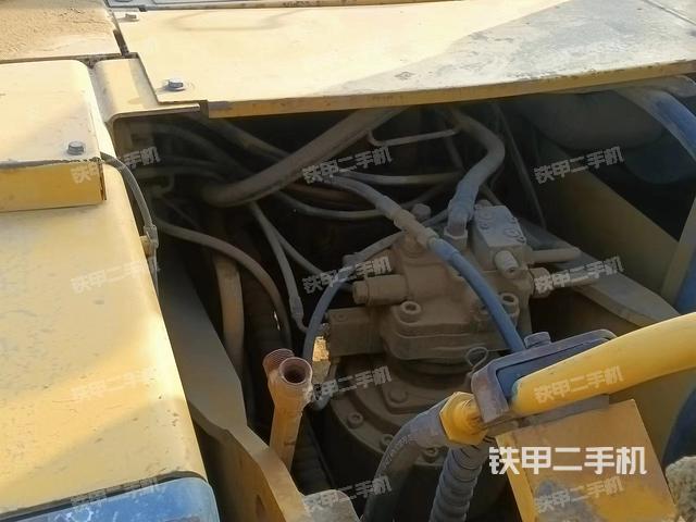 回轉(zhuǎn)馬達(dá)和主控閥(整機(jī)外觀) 回轉(zhuǎn)馬達(dá)和主控閥(整機(jī)外觀)