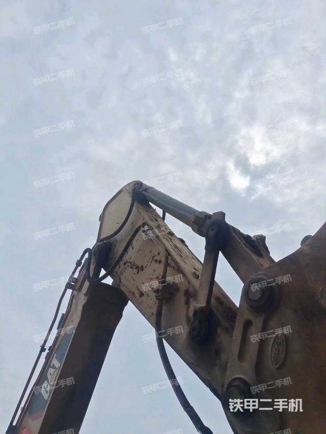 大臂油缸整體?豎拍(工作和回轉(zhuǎn)裝置) 大臂油缸整體?豎拍(工作和回轉(zhuǎn)裝置)