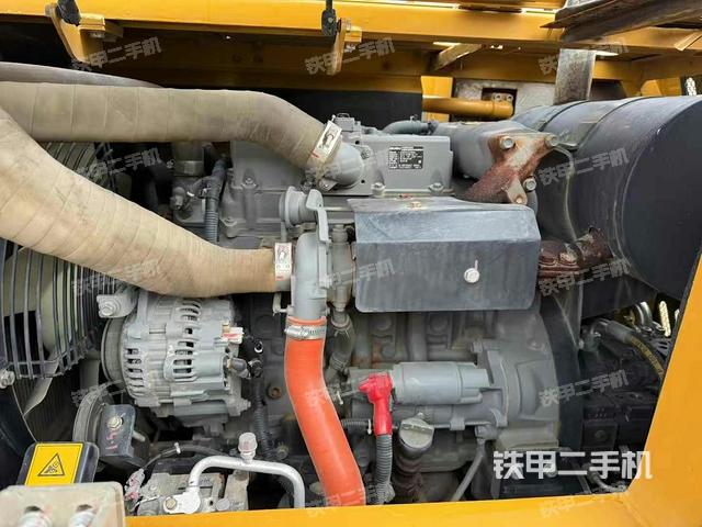 發(fā)動機(jī)整體俯視(整機(jī)外觀) 發(fā)動機(jī)整體俯視(整機(jī)外觀)