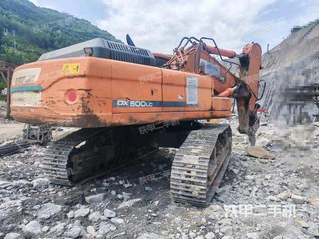 右后45(整機(jī)外觀) 右后45(整機(jī)外觀)