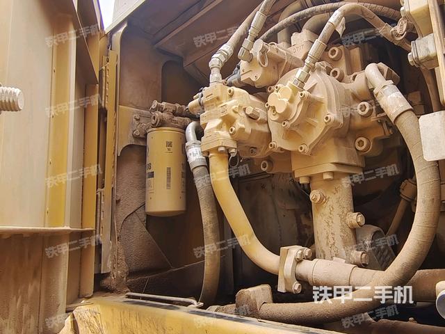 液壓泵斜45?左(大件艙室) 液壓泵斜45?左(大件艙室)