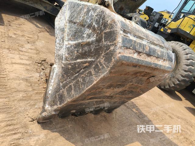 鏟斗45度(工作和回轉(zhuǎn)裝置) 鏟斗45度(工作和回轉(zhuǎn)裝置)