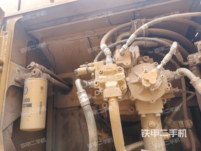 液壓泵斜45?右(大件艙室) 液壓泵斜45?右(大件艙室)