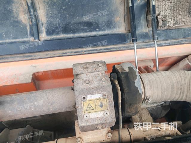 氣門(mén)室蓋螺絲特寫(xiě)(上車(chē)部件) 氣門(mén)室蓋螺絲特寫(xiě)(上車(chē)部件)