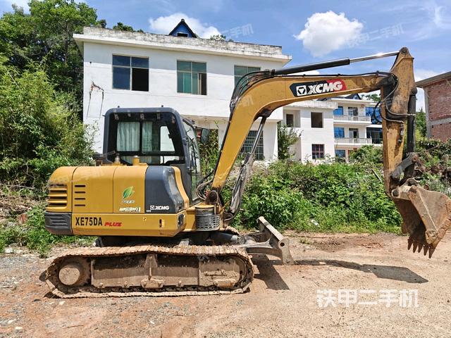 右前45(整機(jī)外觀) 右前45(整機(jī)外觀)