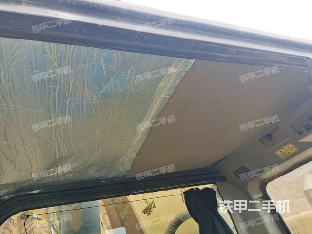 座椅右側(cè)控制臺/鑰匙門/油門/含右手柄(駕駛室部分) 座椅右側(cè)控制臺/鑰匙門/油門/含右手柄(駕駛室部分)