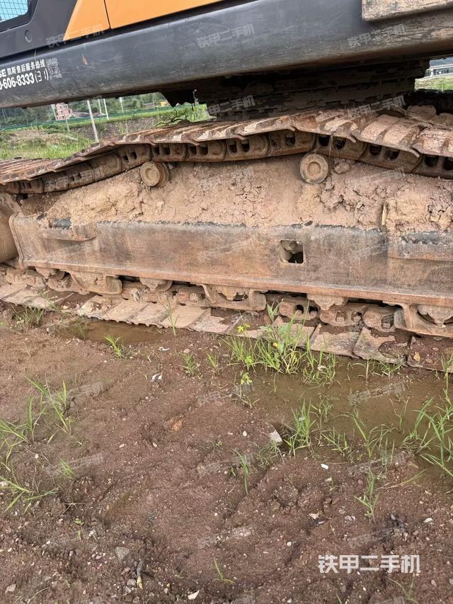 左侧履带整体 （行走机构）