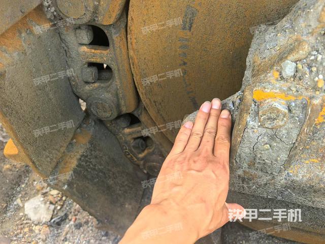 整機右側（設備外觀及核心部件）