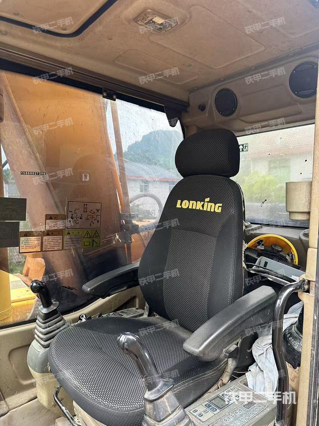 驾驶室整体（整机外观）