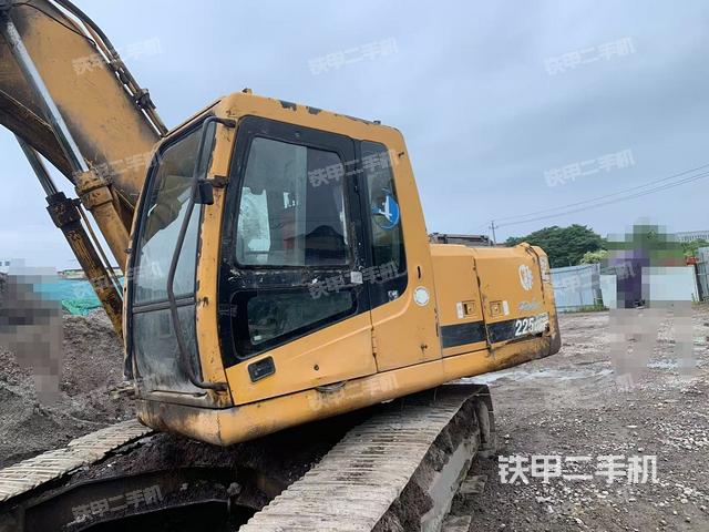 現代R225LC-7挖掘機