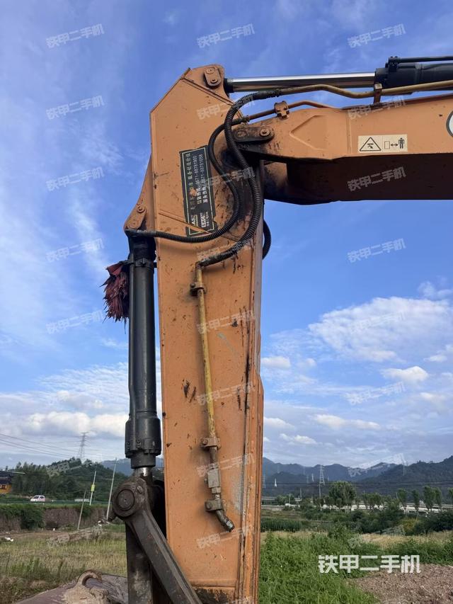 小臂整体左后（工作和回转装置）