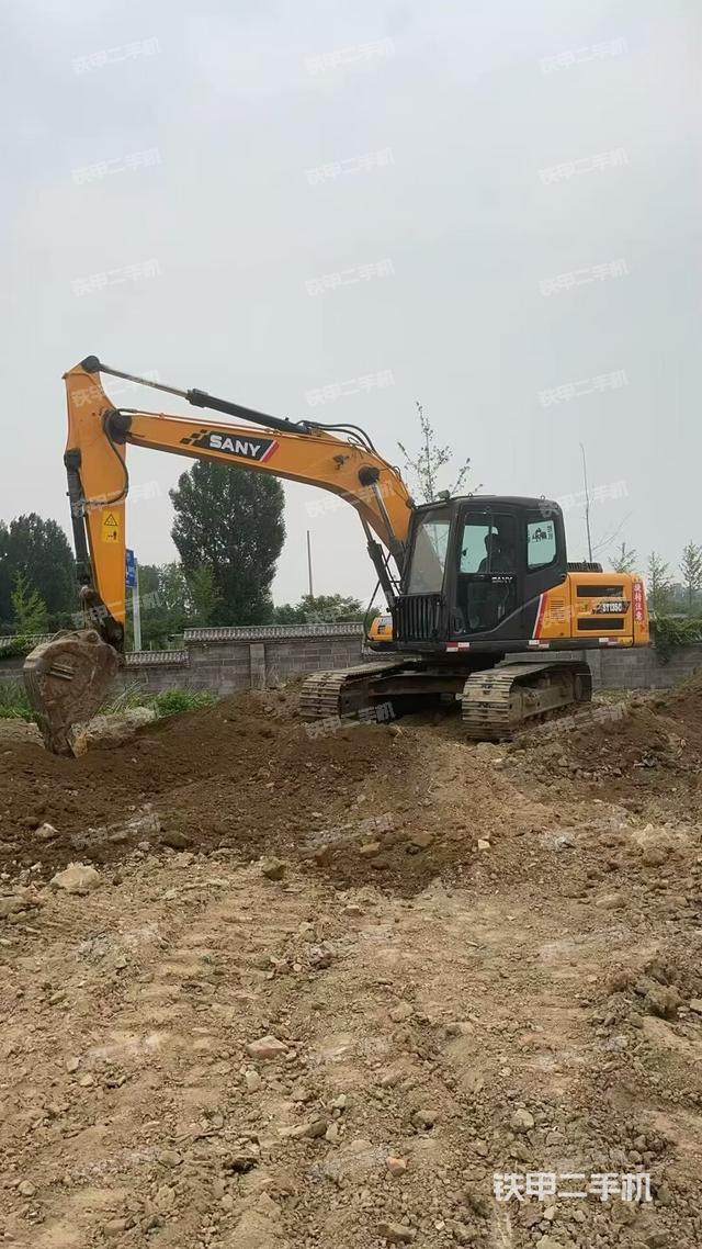 三一重工SY135C挖掘機