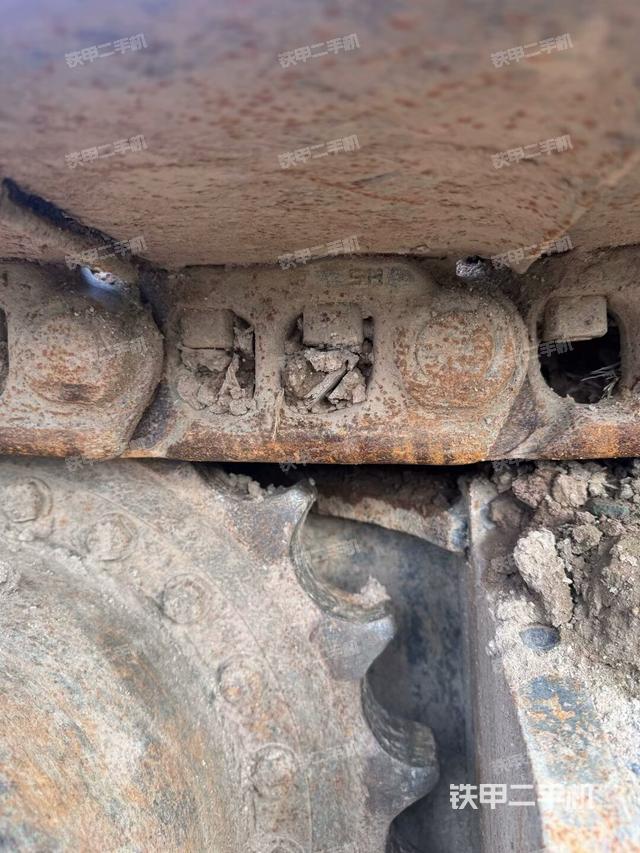 右侧行走马达盖板（行走机构）