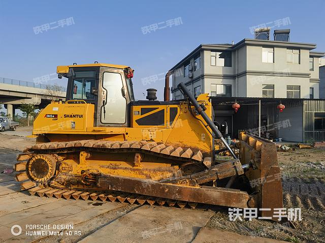 整機(jī)右側(cè)(設(shè)備外觀及核心部件) 整機(jī)右側(cè)(設(shè)備外觀及核心部件)