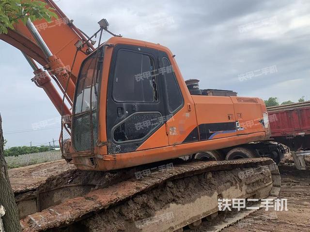 斗山DH370LC-7挖掘機(jī)