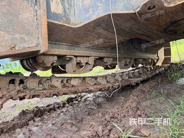 右驱动轮（行走机构）