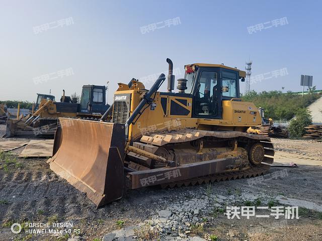 整機(jī)左側(cè)(設(shè)備外觀及核心部件) 整機(jī)左側(cè)(設(shè)備外觀及核心部件)