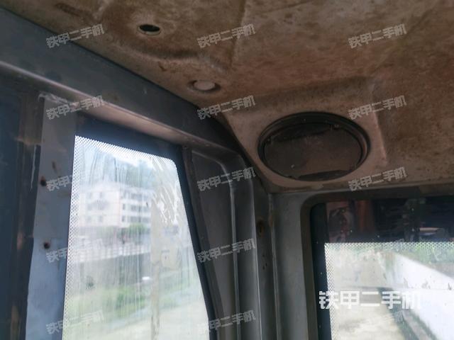 后窗玻璃角標(biāo)(駕駛室部分) 后窗玻璃角標(biāo)(駕駛室部分)